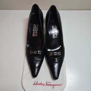 Salvatore Ferragamo Black Leather Gancini Pointed Toe Kitten Heels 9B w/Dust Bag